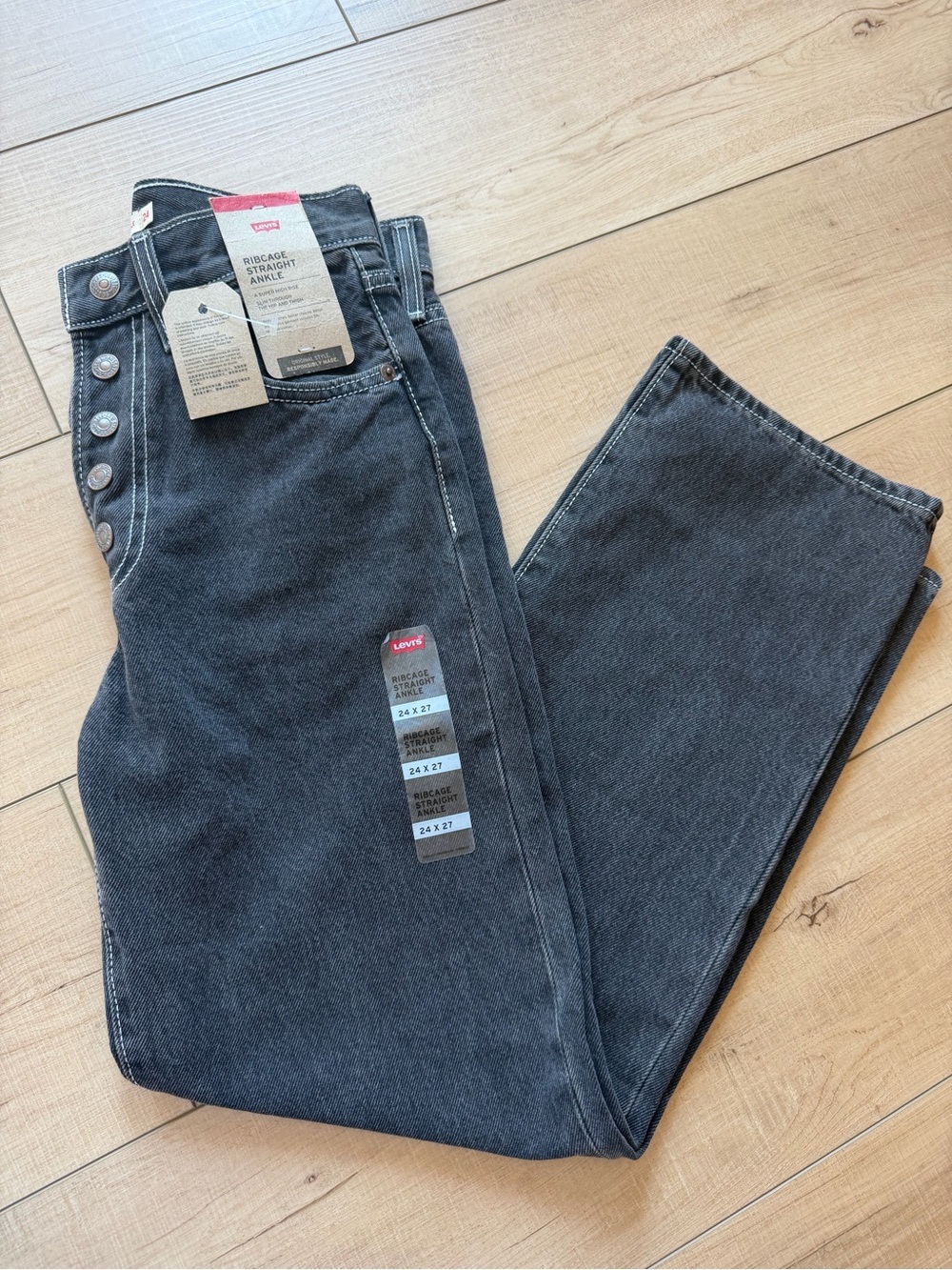 Women’s Ribcage Straight Ankle size 24x27